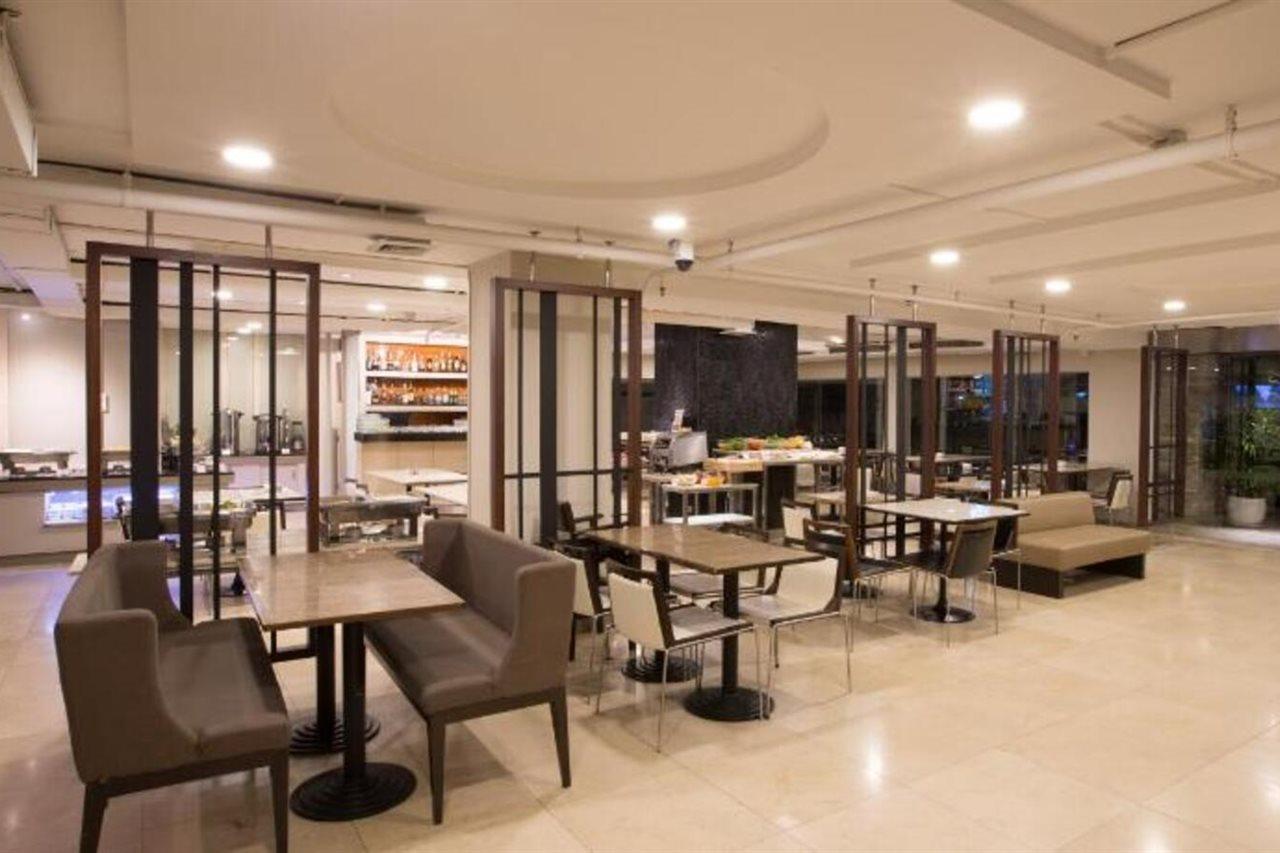 Seasons Siam Hotel Bangkok Exteriör bild