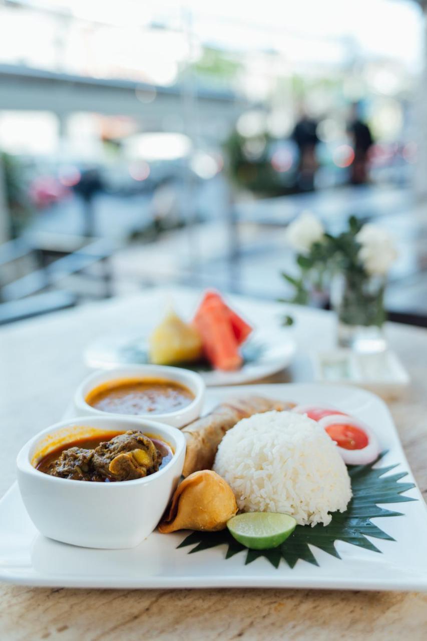 Seasons Siam Hotel Bangkok Exteriör bild